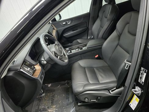 Used 2023 Volvo XC60 B5 Plus w/ Climate Package image 23