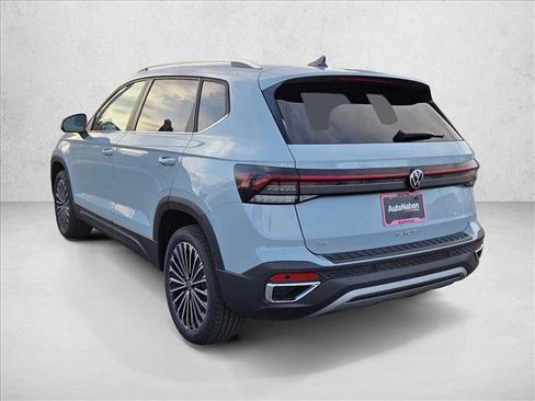 New 2026 Volkswagen Taos SE image 9