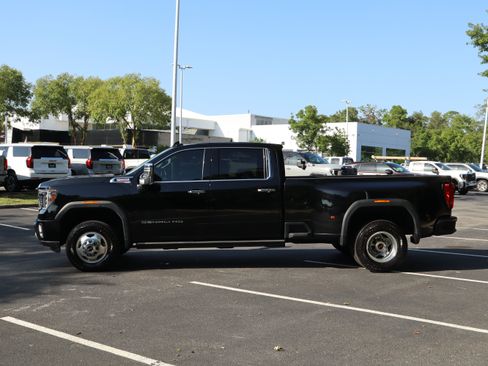 Used 2023 GMC Sierra 3500 Denali w/ Denali Ultimate Package AWD/4WD image 12