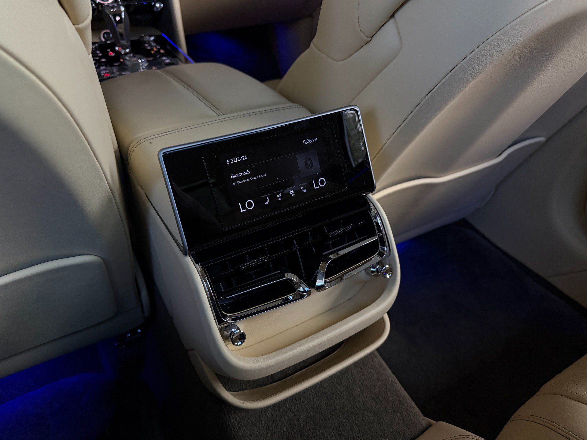 Used 2023 Bentley Flying Spur V8 AWD/4WD image 44