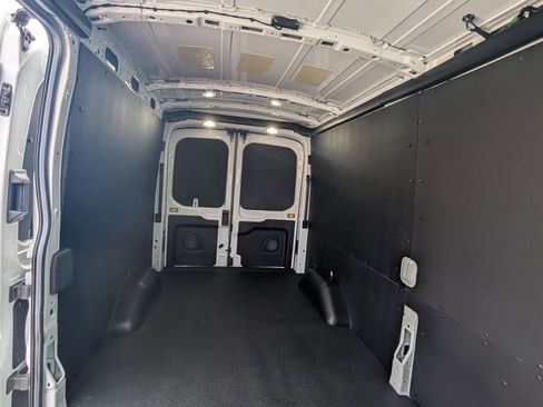 New 2026 Ford Transit 250 148 Medium Roof RWD image 10