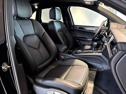 New 2026 Porsche Macan AWD/4WD image 19