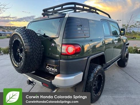 Used 2014 Toyota FJ Cruiser 4WD w/ Upgrade Package image 10