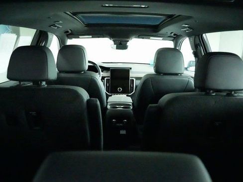 Used 2024 GMC Acadia Denali image 12