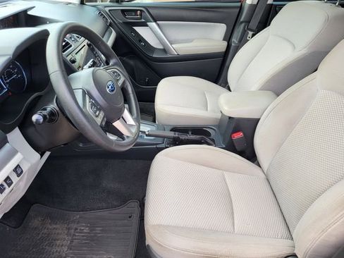 Used 2018 Subaru Forester 2.5i Premium AWD/4WD image 12