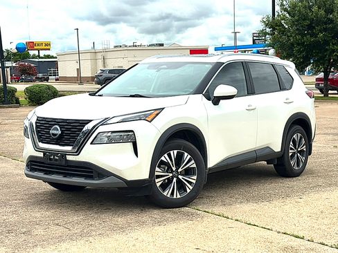 Used 2023 Nissan Rogue SV w/ SV Premium B Package FWD image 2