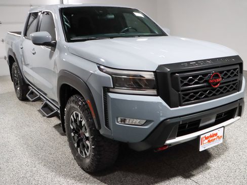 Used 2023 Nissan Frontier PRO-4X w/ Technology Package AWD/4WD image 5