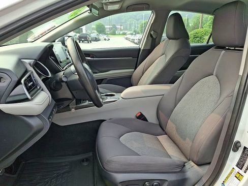 Used 2022 Toyota Camry LE FWD image 13