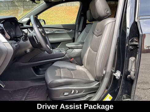 Used 2024 Cadillac XT6 Sport w/ Technology Package image 12