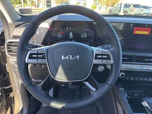 New 2025 Kia Telluride S image 11