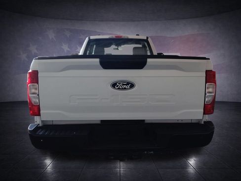 Used 2021 Ford F250 XL w/ Power Equipment Group RWD image 4