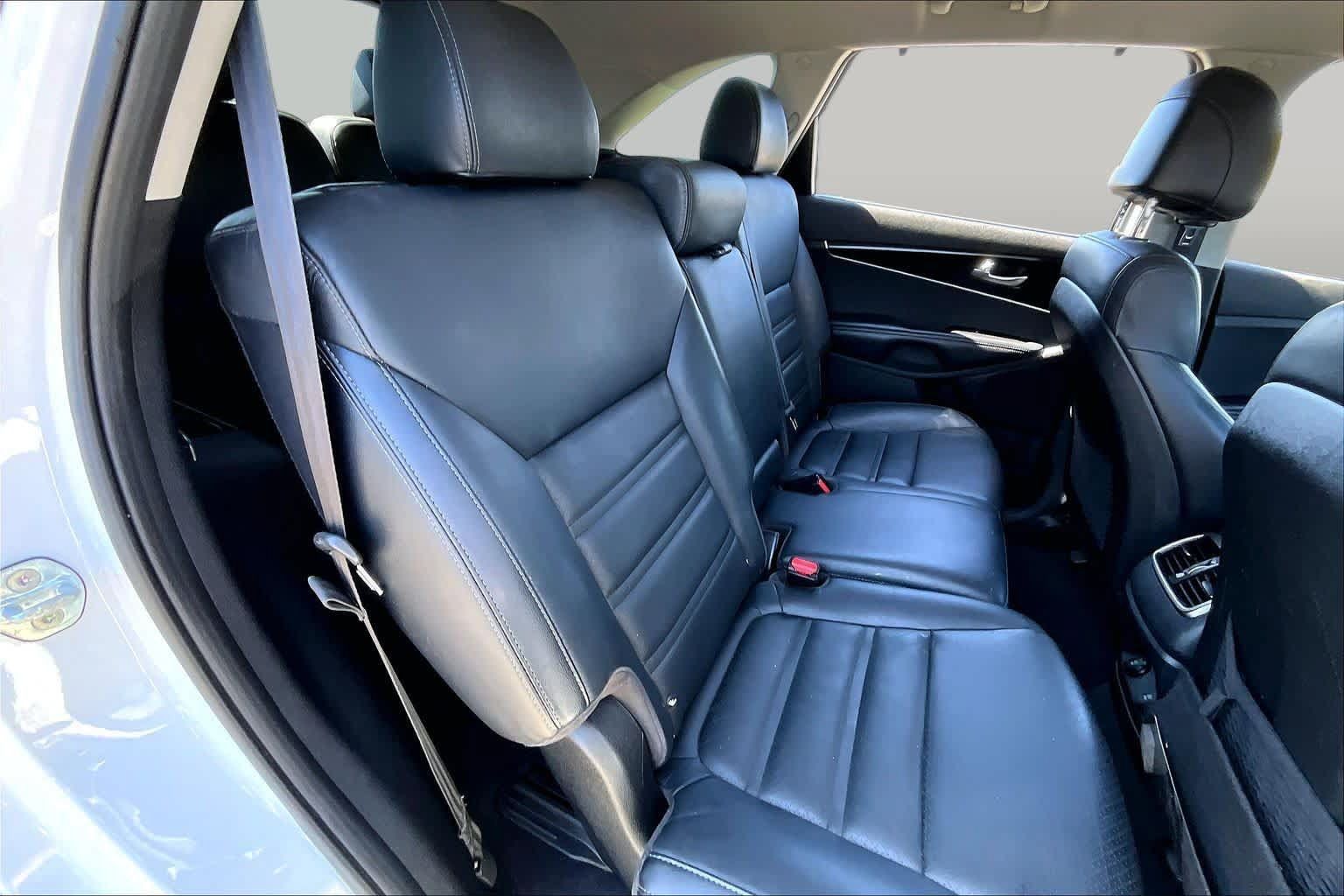 Used 2017 Kia Sorento EX FWD image 19