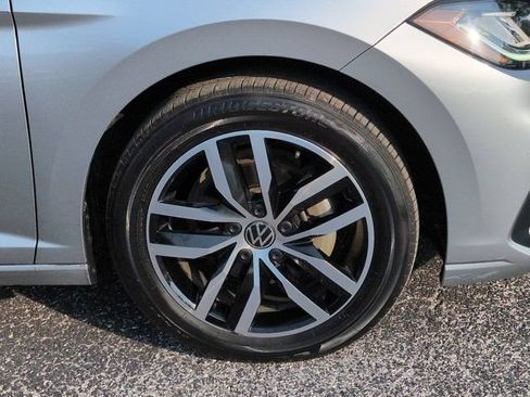 Used 2025 Volkswagen Jetta SE FWD image 10