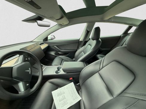 Used 2021 Tesla Model 3 Standard Range Plus RWD image 8