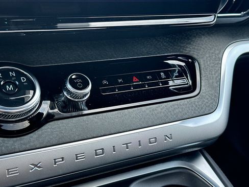 New 2026 Ford Expedition Tremor image 24