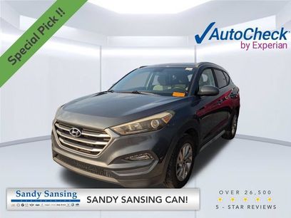Used 2017 Hyundai Tucson SE w/ SE Popular Package 02