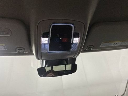 Used 2022 RAM 1500 Laramie AWD/4WD image 25