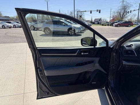 Used 2018 Subaru Legacy 2.5i Limited AWD/4WD image 10