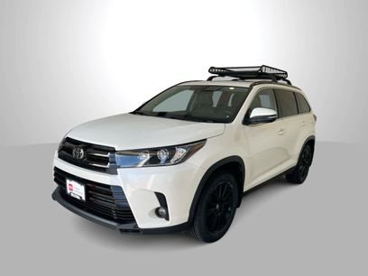 Used 2019 Toyota Highlander SE