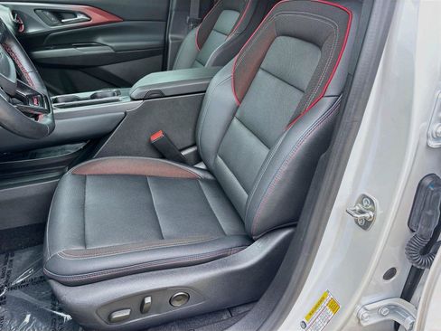 Used 2024 Chevrolet Equinox EV RS FWD image 19