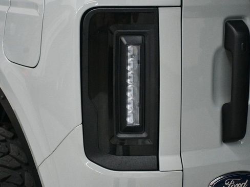 Used 2022 Ford Bronco Black Diamond image 14