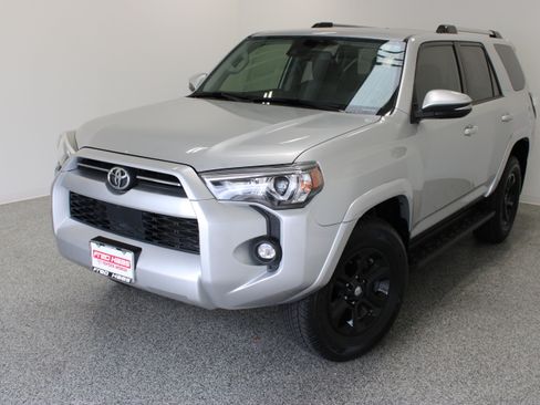 Used 2021 Toyota 4Runner SR5 Premium AWD/4WD image 2