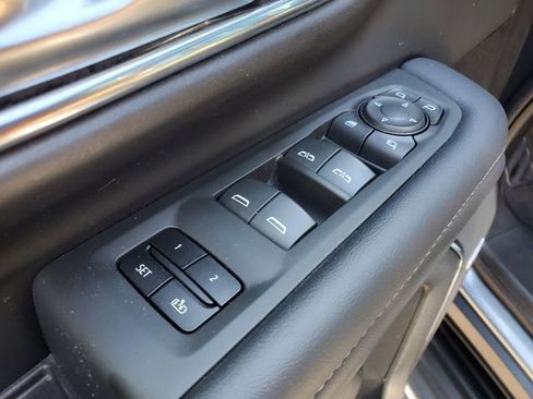 Used 2022 Chevrolet Tahoe LT w/ Luxury Package AWD/4WD image 21