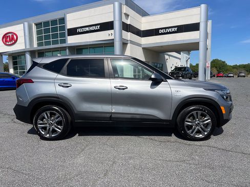 Used 2022 Kia Seltos LX AWD/4WD image 7