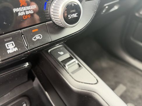 Used 2025 Kia Telluride S FWD image 28