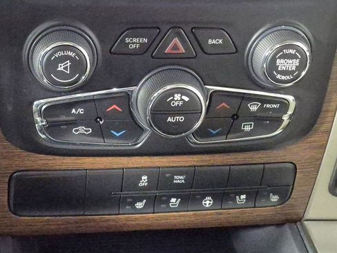 Used 2017 RAM 1500 Laramie w/ Convenience Group image 18