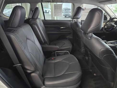 Used 2024 Toyota Grand Highlander Limited image 41