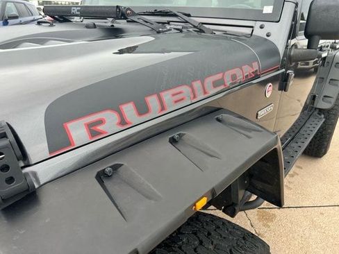 Used 2017 Jeep Wrangler Unlimited Rubicon AWD/4WD image 12