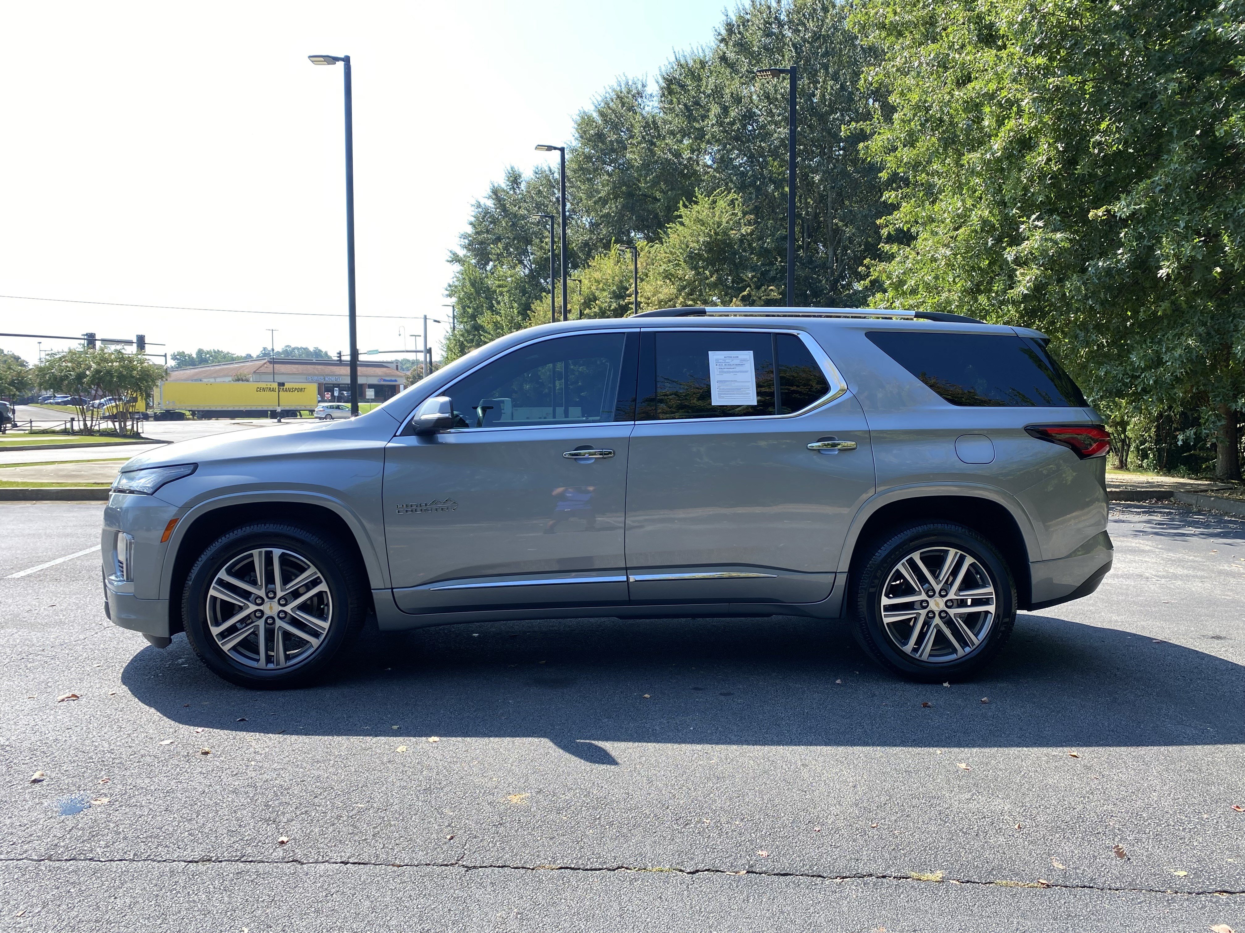 Used 2023 Chevrolet Traverse High Country FWD image 6
