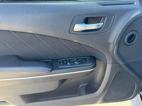 Used 2022 Dodge Charger SXT RWD image 11