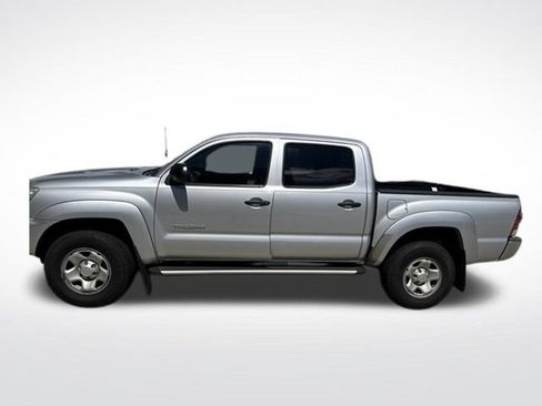 Used 2013 Toyota Tacoma 4x4 Double Cab w/ SR5 Pkg image 2