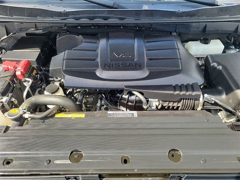 Used 2023 Nissan Titan PRO-4X w/ Pro-4x Convenience Package image 30