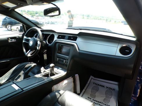 Used 2010 Ford Mustang GT RWD image 14