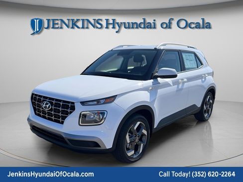 New 2025 Hyundai Venue SEL image 9