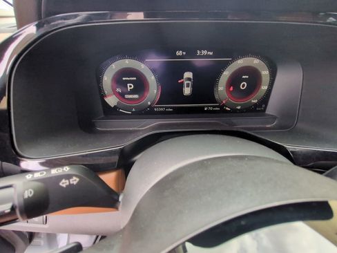 Used 2022 Nissan Pathfinder Platinum w/ Cargo Package FWD image 17