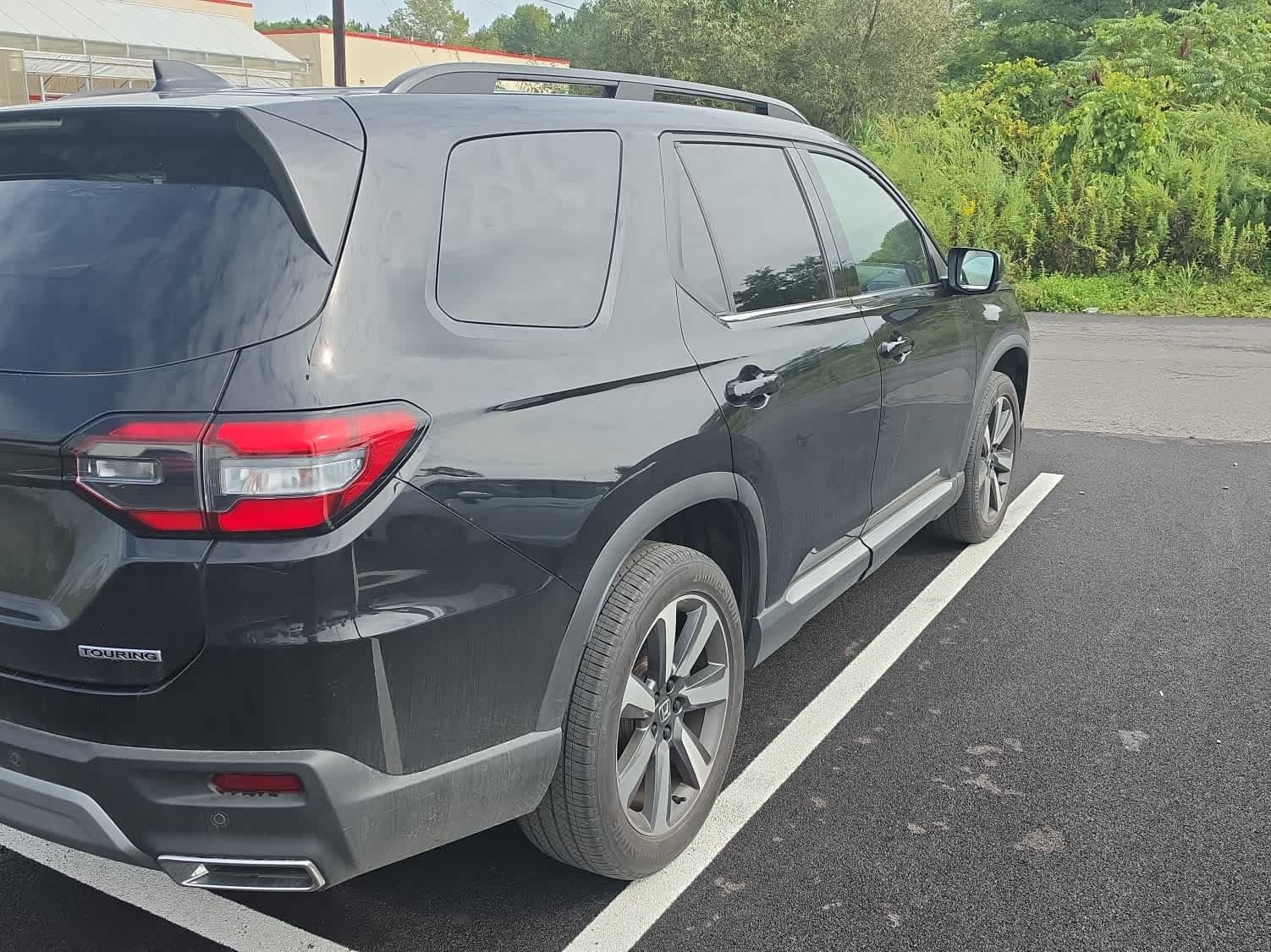 Used 2024 Honda Pilot Touring image 4