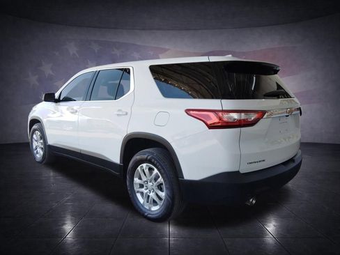 Used 2021 Chevrolet Traverse LS FWD image 3