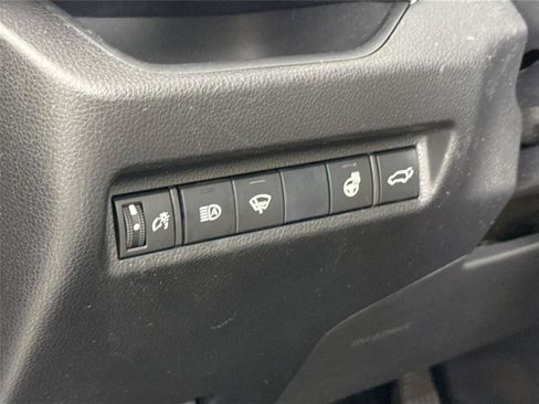 Used 2020 Toyota RAV4 XLE Premium FWD image 15