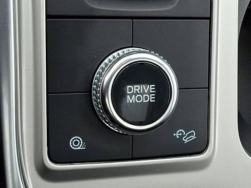 Certified 2022 Ford Explorer Limited w/ Hybrid Equipment Group 310A image 27