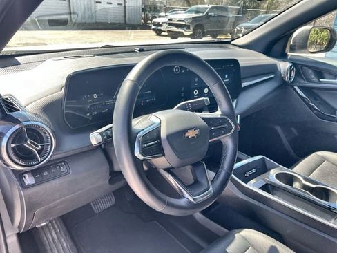 Certified 2025 Chevrolet Equinox LT w/ Convenience Package II image 11