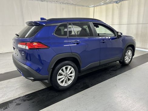 Used 2024 Toyota Corolla Cross LE w/ Moonroof Package AWD/4WD image 2