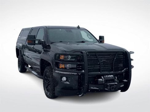 Used 2018 Chevrolet Silverado 2500 LTZ w/ Midnight Edition image 3