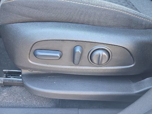 Certified 2024 Chevrolet Equinox LT FWD image 24