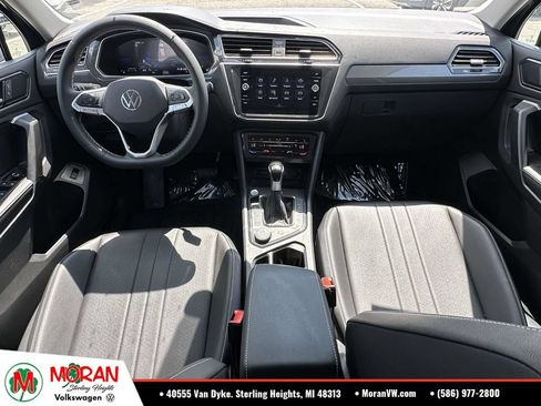 Certified 2024 Volkswagen Tiguan SE AWD/4WD image 14