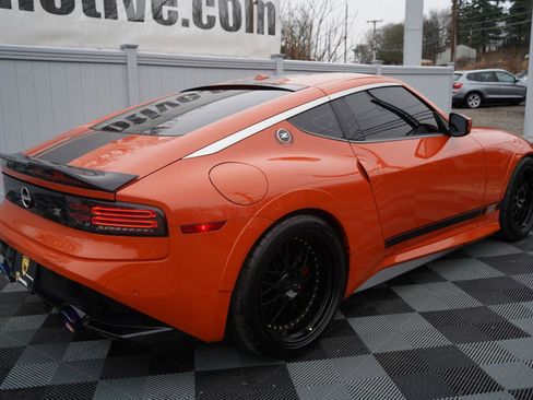 Used 2024 Nissan Z Performance w/ Heritage Edition image 5
