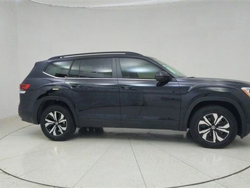 Used 2025 Volkswagen Atlas SE image 65